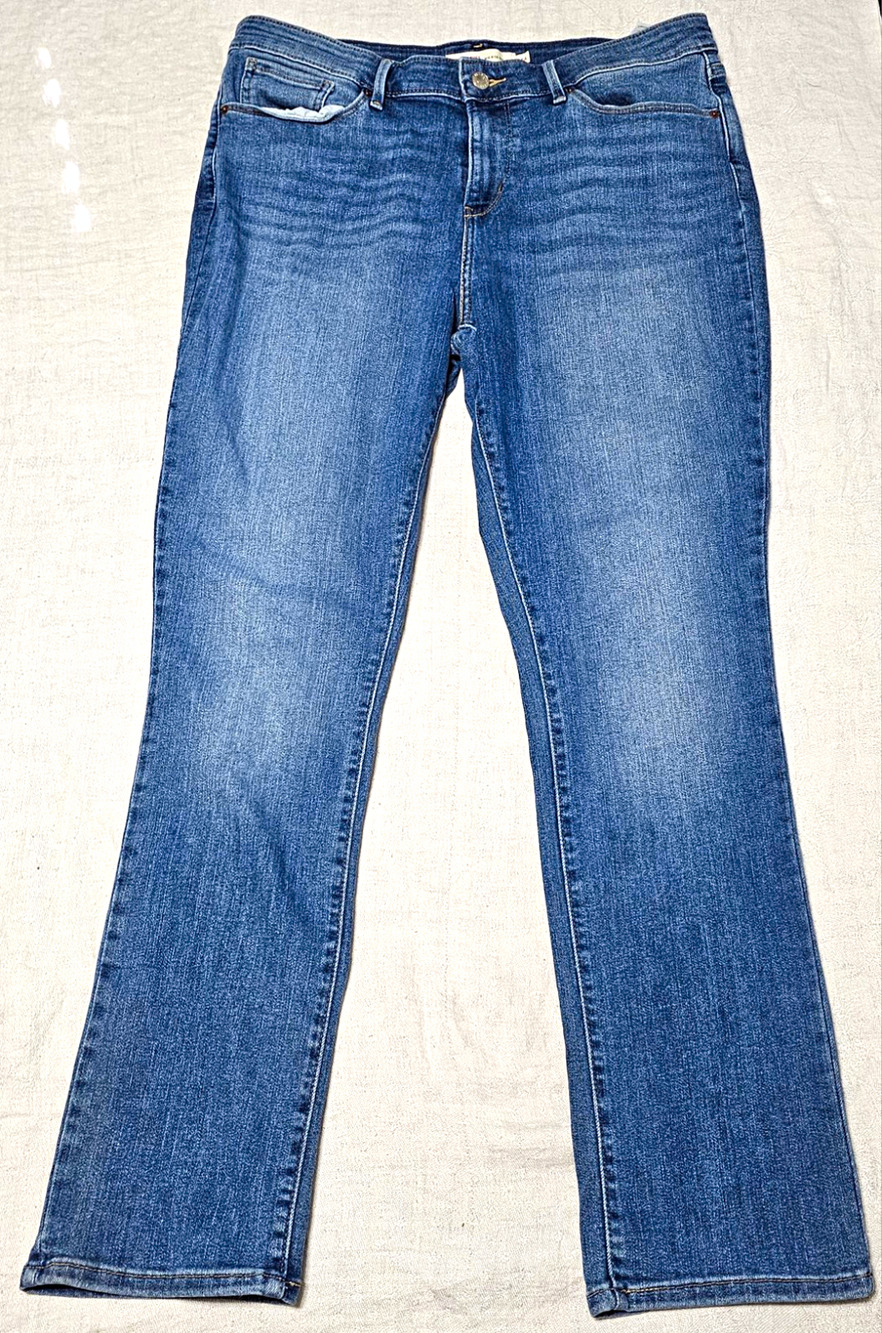 Levi Strauss Signature Womens 14 Mid-Rise Straight Blue Denim Jeans Medium Wash